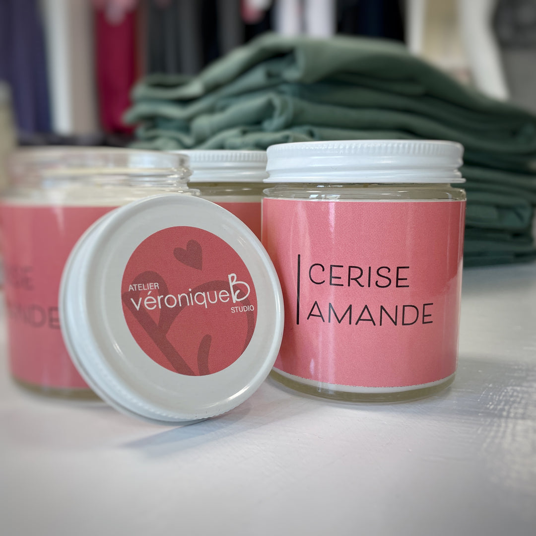 chandelle de soya cerise amande